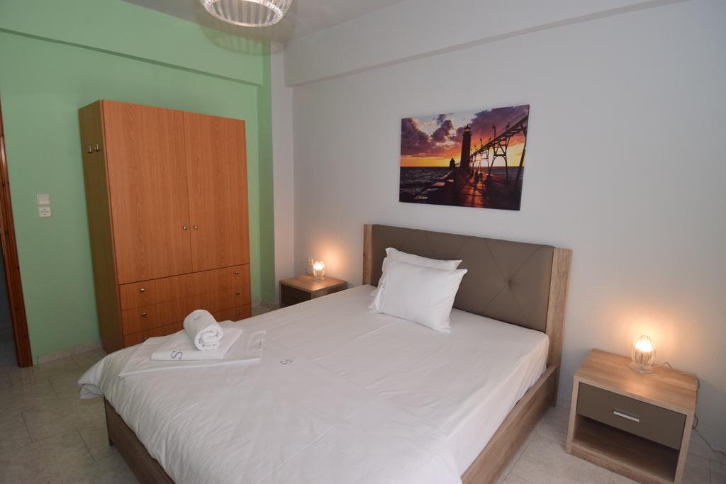 Bourlis Apartments 艾斯普罗瓦塔 外观 照片