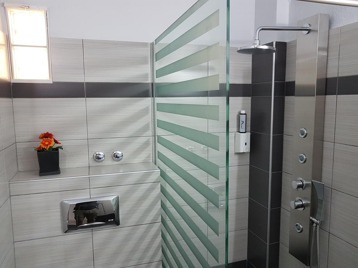 Bourlis Apartments 艾斯普罗瓦塔 外观 照片