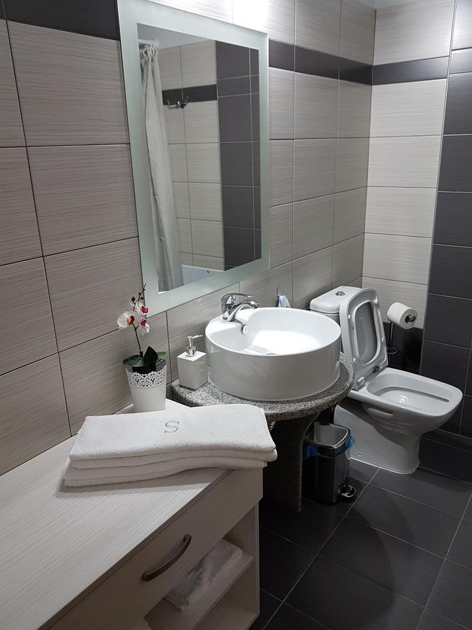 Bourlis Apartments 艾斯普罗瓦塔 外观 照片